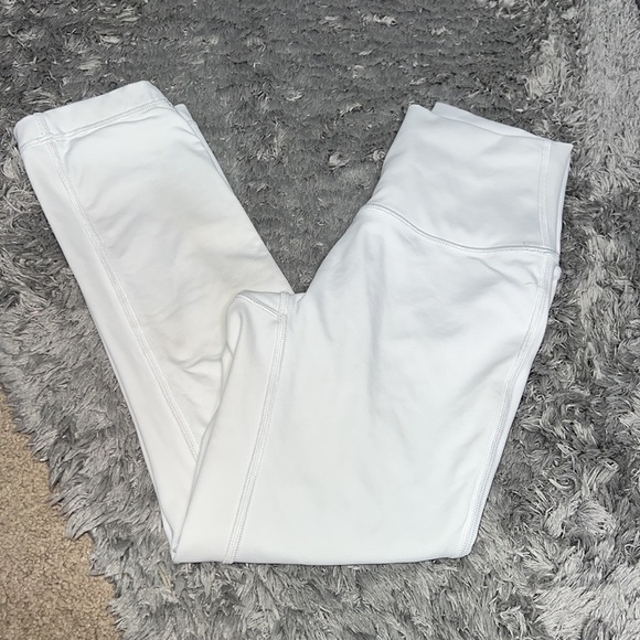 White Lululemon Crop leggings - Picture 2 of 8